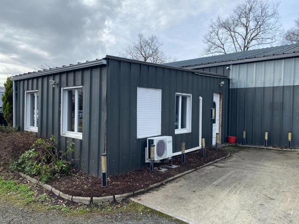LOCAUX COMMERCIAUX SUR TERRAIN 3600 M2, FENEU
