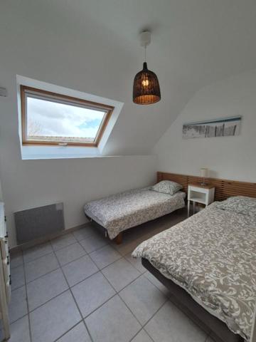 Propriété de charme avec 2 longères rénovées + dépendance à 500 m des plages de Plestin-les-Grèves