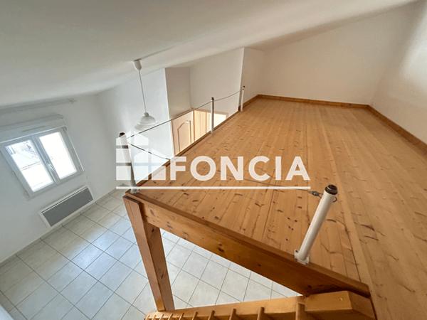 Location Appartement 2 pièces 51.5 m² - 5 RUE GRIMAUX - 2ème Droite Rochefort 17300