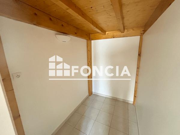 Location Appartement 2 pièces 51.5 m² - 5 RUE GRIMAUX - 2ème Droite Rochefort 17300