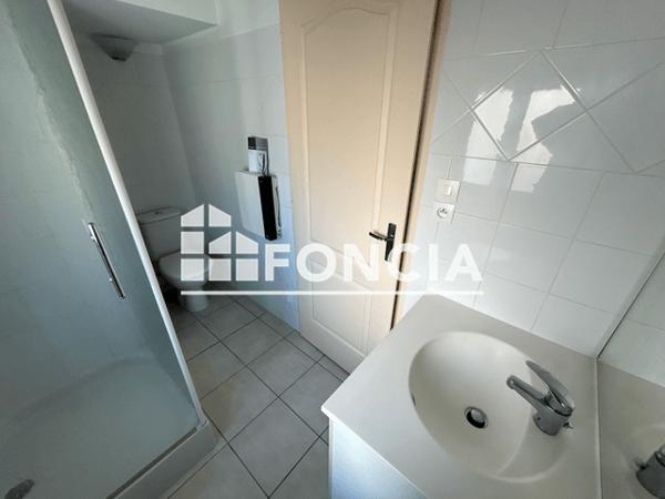 Location Appartement 2 pièces 51.5 m² - 5 RUE GRIMAUX - 2ème Droite Rochefort 17300