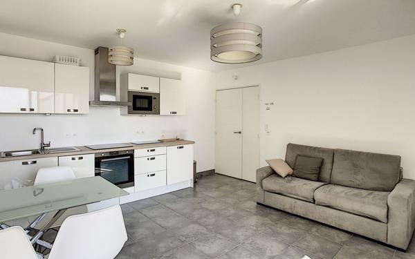 Appartement à louer    1 pièce •  Antibes