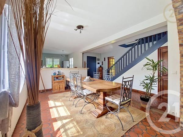 Maison à vendre  8 pièces - 177 m 2   PERTHES  - 77