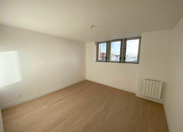 Appartement à louer    4 pièces •  Armentières