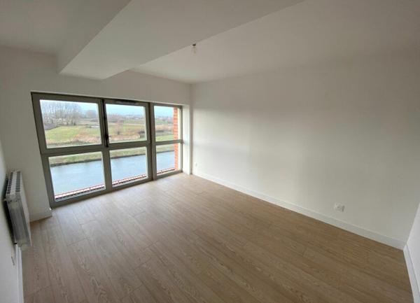 Appartement à louer    4 pièces •  Armentières