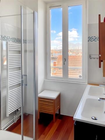 Maison rénovée à vendre 7 pièces MONTLUCON (03) sur terrain de 824 m2