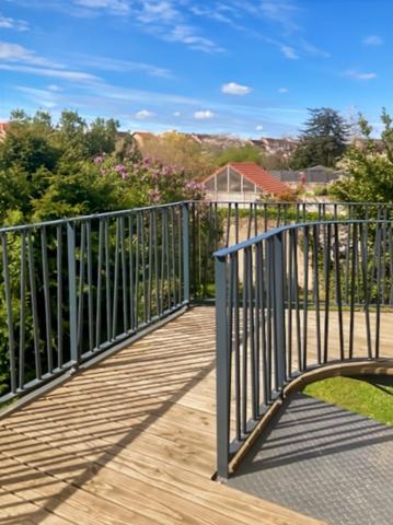 Maison rénovée à vendre 7 pièces MONTLUCON (03) sur terrain de 824 m2