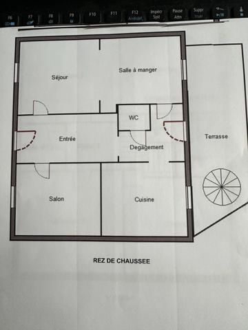 Maison rénovée à vendre 7 pièces MONTLUCON (03) sur terrain de 824 m2
