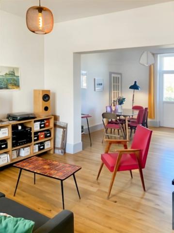 Maison rénovée à vendre 7 pièces MONTLUCON (03) sur terrain de 824 m2