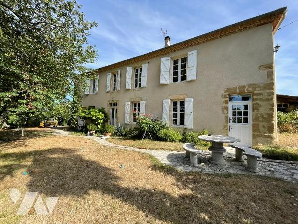 MIRANDE à 10min Gasconne et dépendance offrant une belle rénovation sur 8891m².