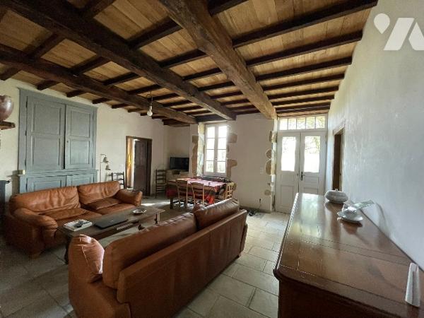 MIRANDE à 10min Gasconne et dépendance offrant une belle rénovation sur 8891m².