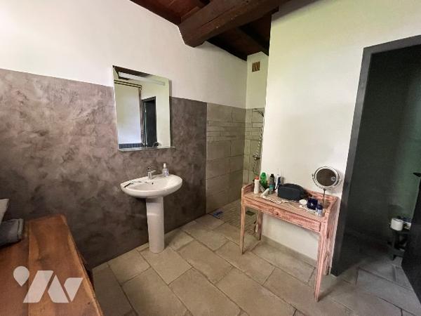 MIRANDE à 10min Gasconne et dépendance offrant une belle rénovation sur 8891m².