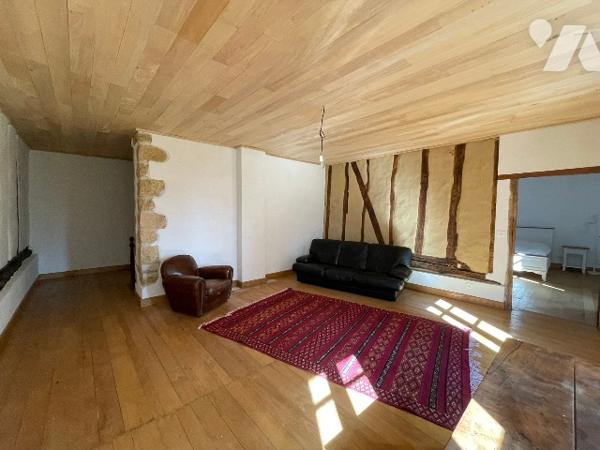 MIRANDE à 10min Gasconne et dépendance offrant une belle rénovation sur 8891m².