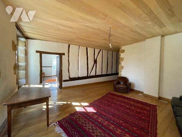 MIRANDE à 10min Gasconne et dépendance offrant une belle rénovation sur 8891m².