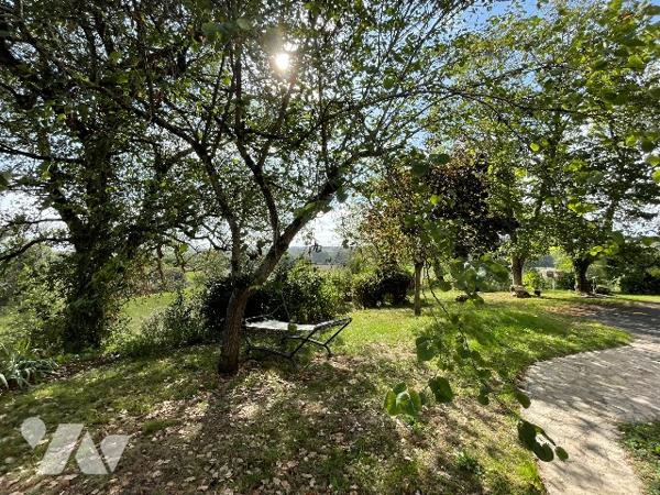 MIRANDE à 10min Gasconne et dépendance offrant une belle rénovation sur 8891m².