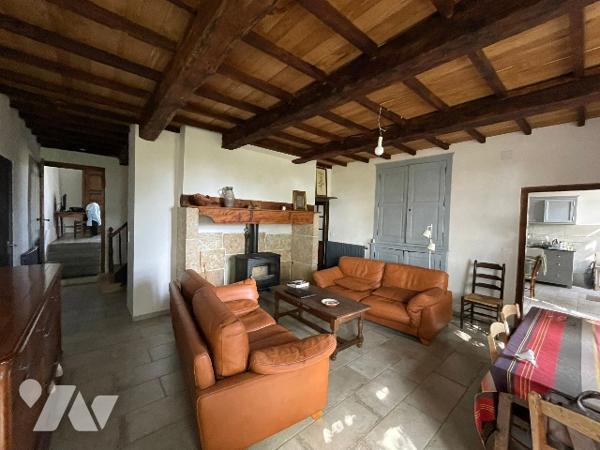 MIRANDE à 10min Gasconne et dépendance offrant une belle rénovation sur 8891m².