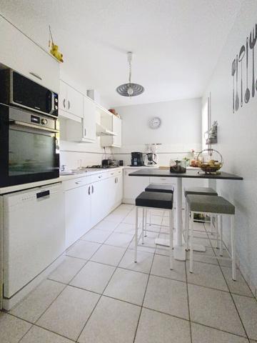 Appartement de 4 pièces de 96 m², avec stationnement et jardinets sur Angers quartier Clinique de l'Anjou