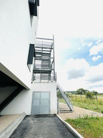 BUREAUX à LOUER de 1920 m²
