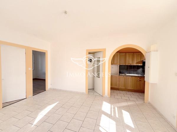 Maison de plain pied avec centre-ville et plage à pied