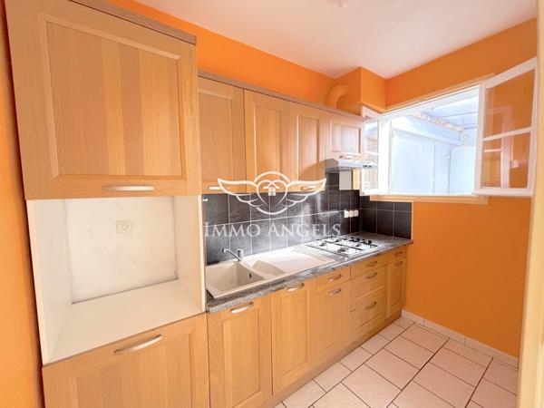 Maison de plain pied avec centre-ville et plage à pied