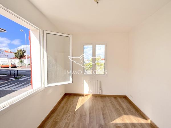 Maison de plain pied avec centre-ville et plage à pied