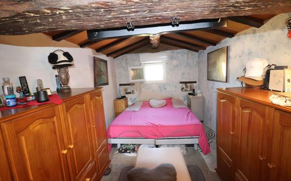 Maison à vendre    2 pièces •  Tourrette-Levens