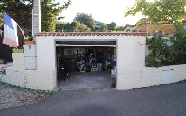 Maison à vendre    2 pièces •  Tourrette-Levens