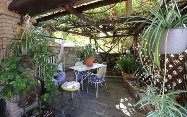 Maison à vendre    2 pièces •  Tourrette-Levens