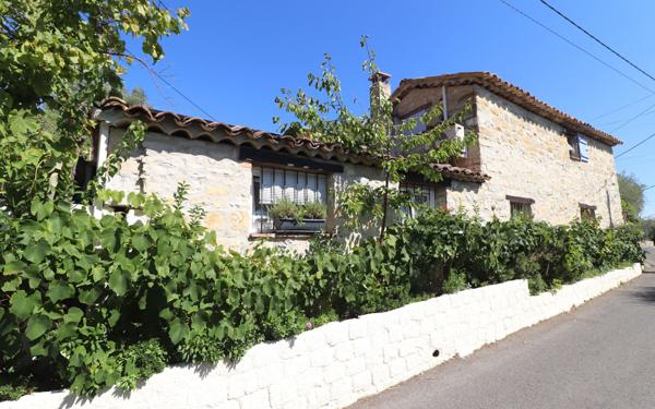 Maison à vendre    2 pièces •  Tourrette-Levens