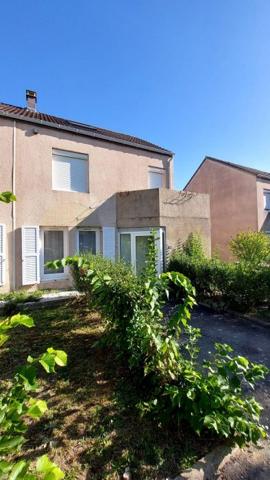 Maison mitoyenne 1 côté Jouy-le-Moutier 95 m²