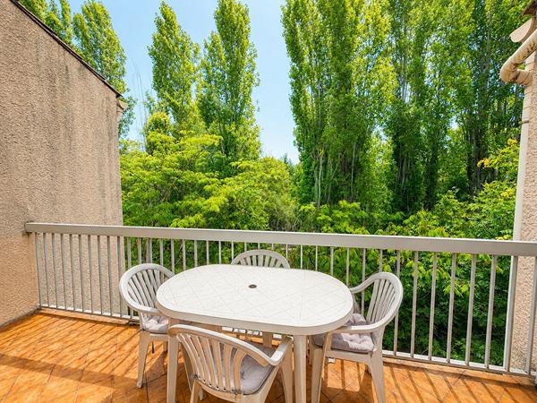 Appartement Marseille/La Valentine 2 pièces 51 m2 avec balcon côté jardin, dernier étage, cave et parking en supplément
