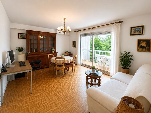 Appartement Marseille/La Valentine 2 pièces 51 m2 avec balcon côté jardin, dernier étage, cave et parking en supplément