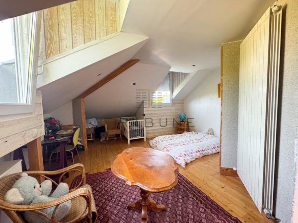 Maison 10 pièce(s) 6 chambre(s) 266 m²