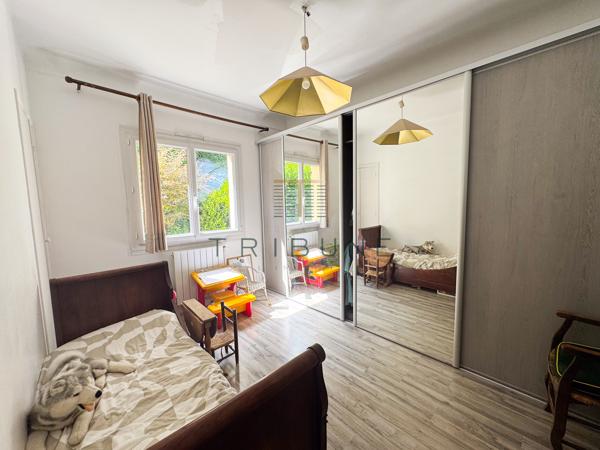 Maison 10 pièce(s) 6 chambre(s) 266 m²
