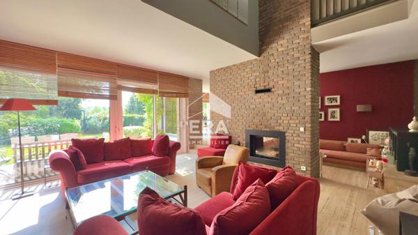 MAISON D'ARCHITECTE - VUE LAC ET PISCINE INTÉRIEURE