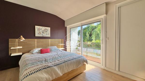 MAISON D'ARCHITECTE - VUE LAC ET PISCINE INTÉRIEURE