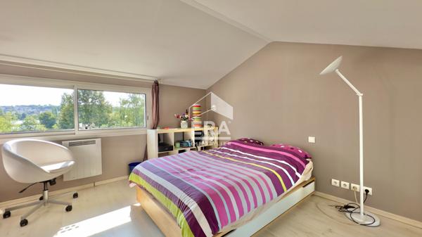 MAISON D'ARCHITECTE - VUE LAC ET PISCINE INTÉRIEURE