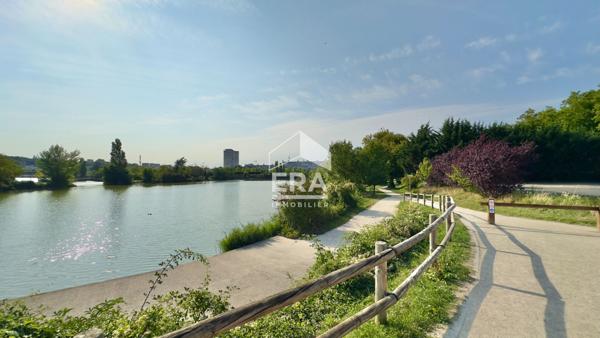 MAISON D'ARCHITECTE - VUE LAC ET PISCINE INTÉRIEURE