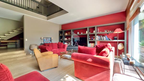 MAISON D'ARCHITECTE - VUE LAC ET PISCINE INTÉRIEURE