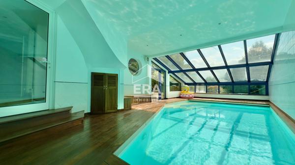 MAISON D'ARCHITECTE - VUE LAC ET PISCINE INTÉRIEURE