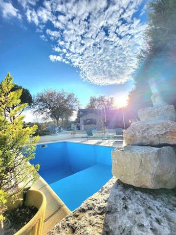 MAGNIFIQUE DEMEURE AUTHENTIQUE ET COSSUE