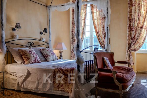 Bastide remarquable du XVIIIe au cœur d'un parc de 9,5 hectares