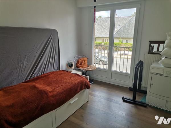 LE RHEU - centre-ville, appartement T3 de 87 m² avec cave et stationnement privatifs