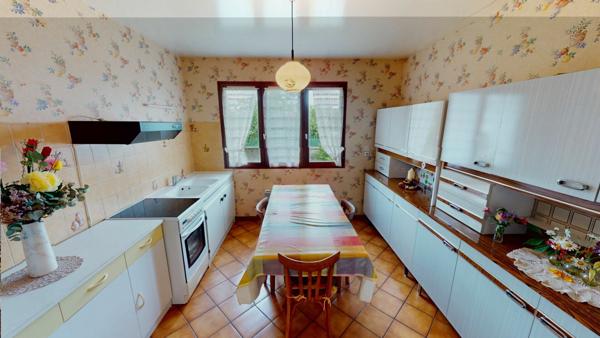 Maison à vendre    5 pièces •  Bertrange