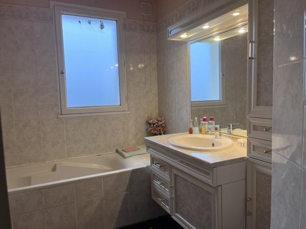 Maison à vendre |  Domérat |  6 pièces | 149 m²