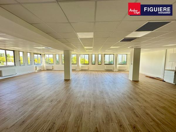 LOCAUX RENOVES AIX POLE D'ACTIVITÉ AU 2ÈME ÉTAGE