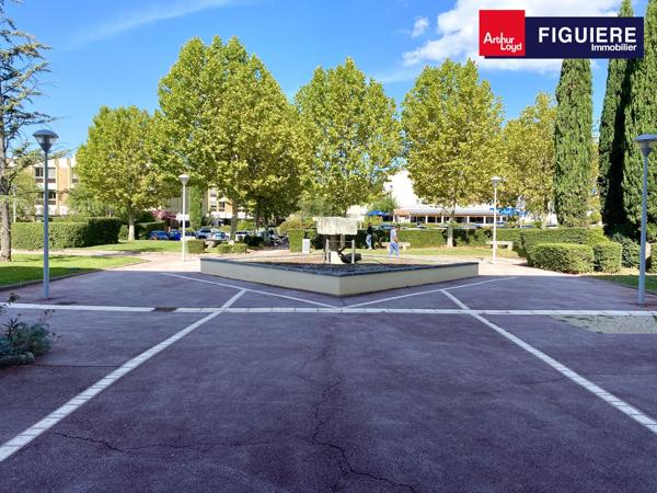 LOCAUX RENOVES AIX POLE D'ACTIVITÉ AU 2ÈME ÉTAGE