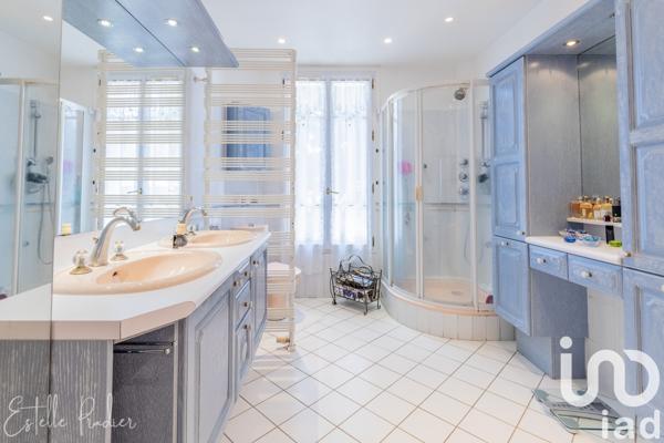 Maison à vendre 12 pièces 257 m² Villejuif