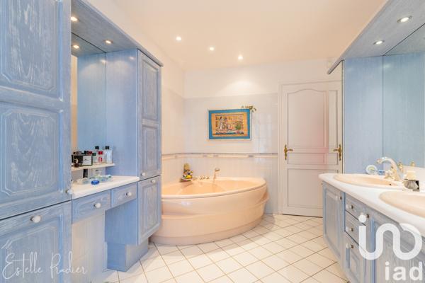 Maison à vendre 12 pièces 257 m² Villejuif