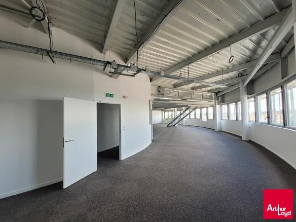LOCATION PLATEAUX DE BUREAU 895m² LE MANS GARE TGV